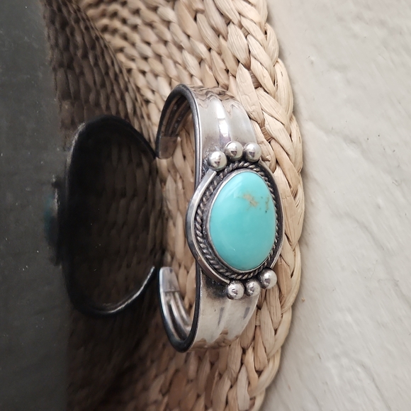 Stunning Vintage Native American Navajo Turquoise and Sterling Bracelet π - Picture 15 of 15